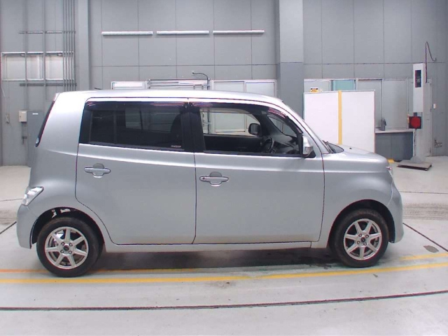 TOYOTA BB 2016