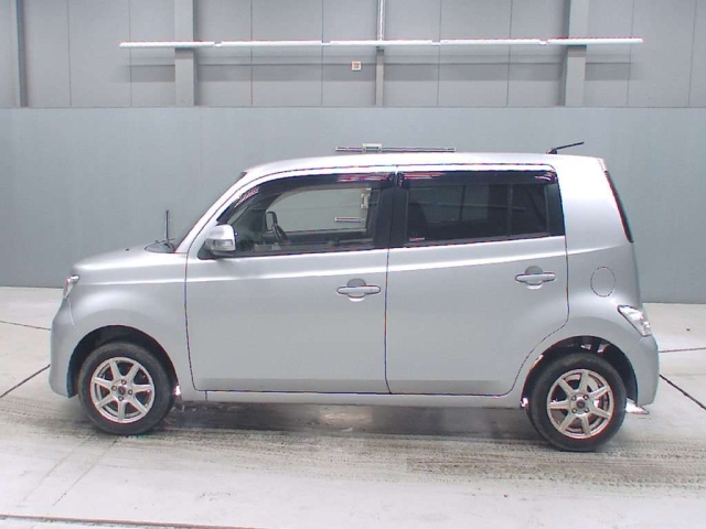 TOYOTA BB 2016