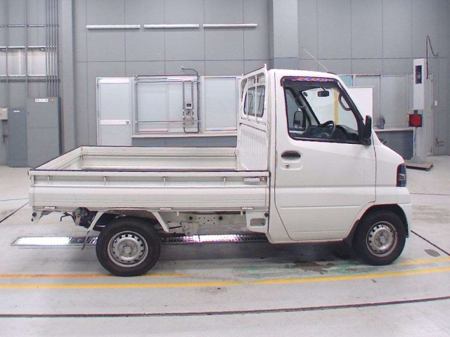 NISSAN CLIPPER TRUCK 2010