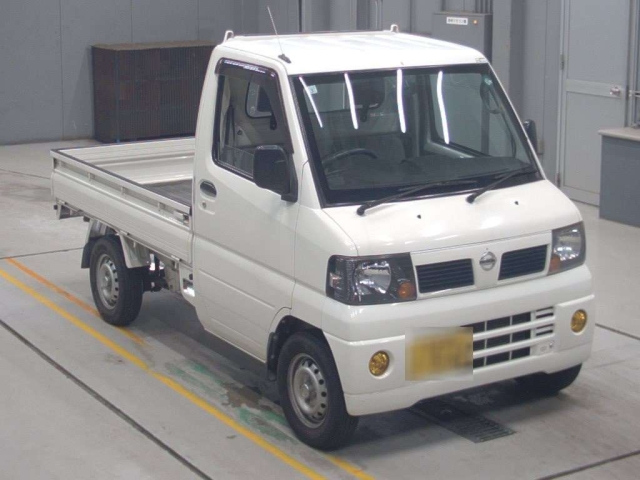 NISSAN CLIPPER TRUCK 2010