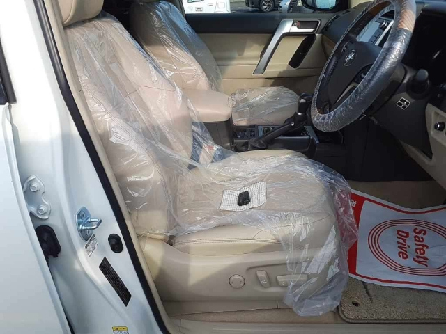 TOYOTA LAND CRUISER PRADO 2020