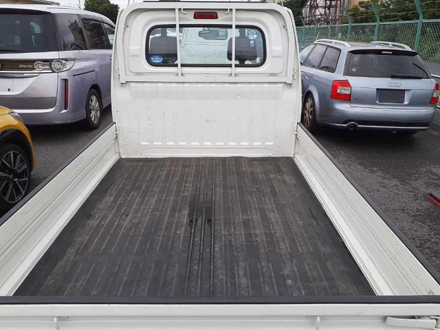 NISSAN CLIPPER TRUCK 2010