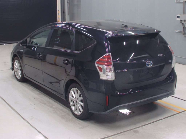 TOYOTA PRIUS ALPHA 2016