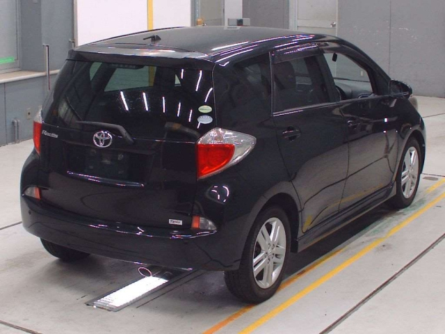 TOYOTA RACTIS 2014