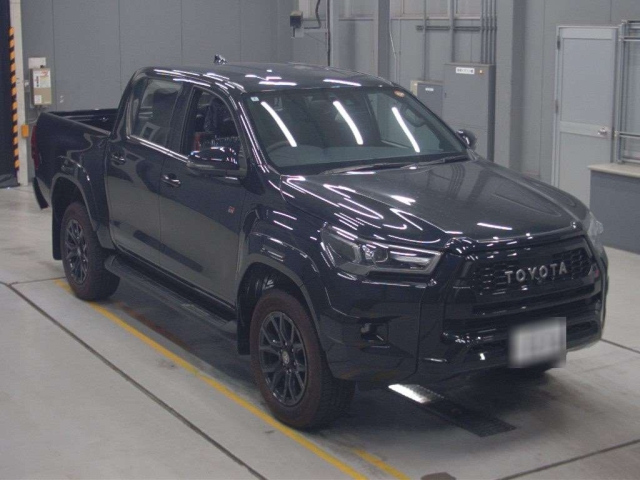 TOYOTA HILUX 2025