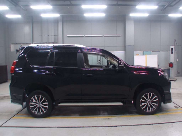 TOYOTA LAND CRUISER PRADO 2020
