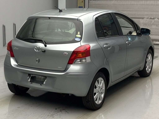 TOYOTA VITZ 2009