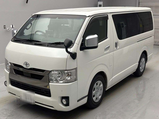 TOYOTA HIACE VAN 2022
