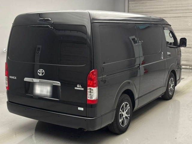 TOYOTA HIACE 2023