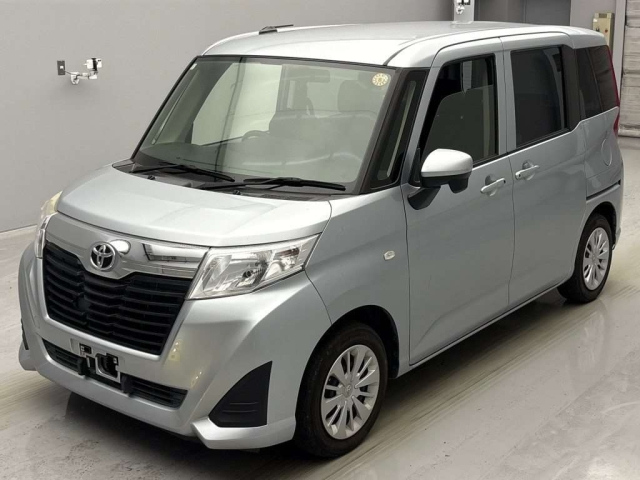 TOYOTA ROOMY 2017