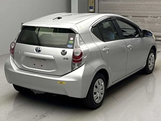 TOYOTA AQUA 2012