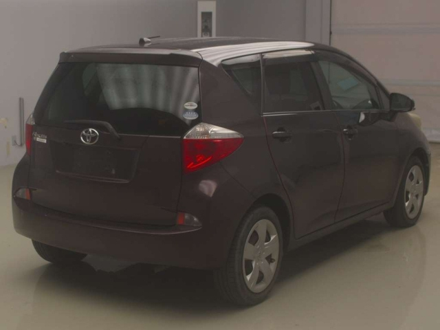 TOYOTA RACTIS 2011
