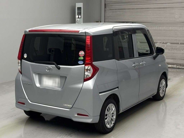 TOYOTA ROOMY 2018