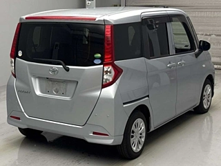 TOYOTA ROOMY 2020