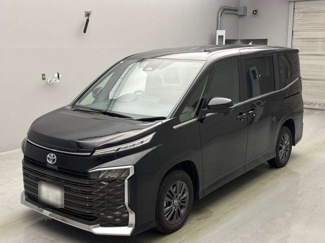 TOYOTA VOXY 2024