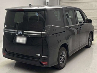 TOYOTA VOXY 2024