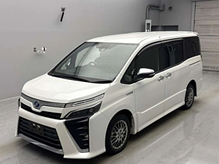 TOYOTA VOXY 2018