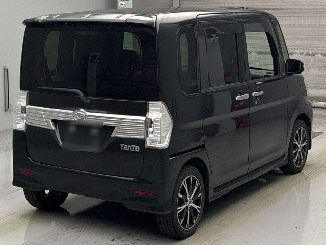 DAIHATSU TANTO 2016