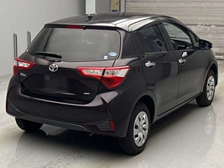 TOYOTA VITZ 2018