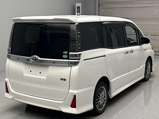 TOYOTA VOXY 2018