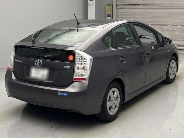 TOYOTA PRIUS 2011