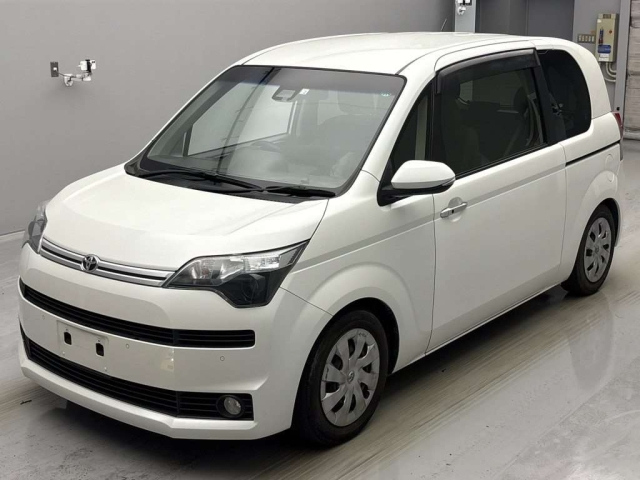 TOYOTA SPADE 2020
