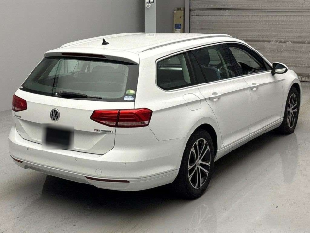 VOLKSWAGEN PASSAT VARIANT 2016