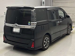 TOYOTA VOXY 2018