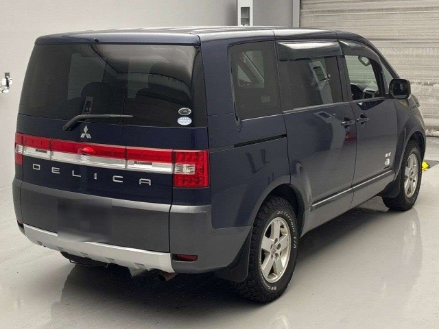 MITSUBISHI DELICA D5 2010