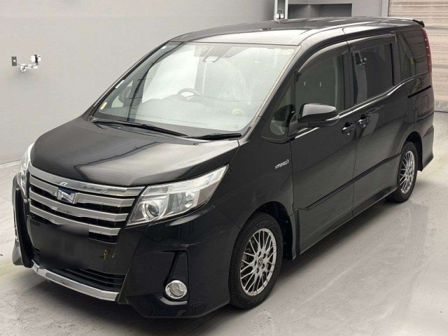 TOYOTA NOAH 2017