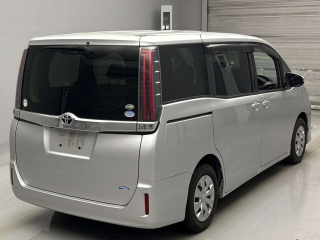 TOYOTA NOAH 2018