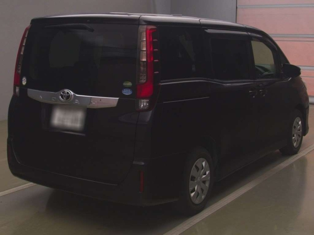 TOYOTA NOAH 2015