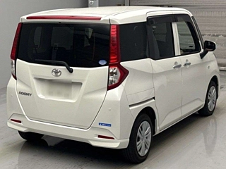 TOYOTA ROOMY 2020