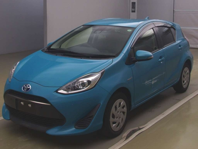 TOYOTA AQUA 2018