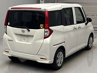 TOYOTA ROOMY 2021