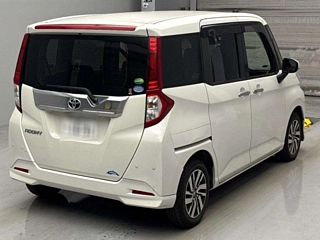 TOYOTA ROOMY 2020