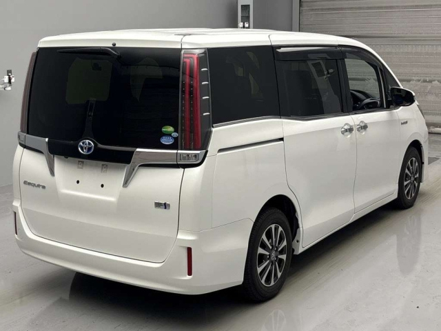 TOYOTA ESQUIRE 2018