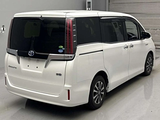 TOYOTA ESQUIRE 2018