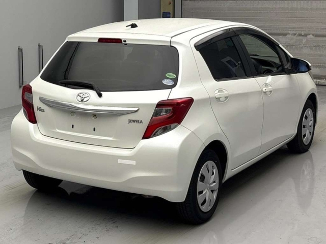 TOYOTA VITZ 2014