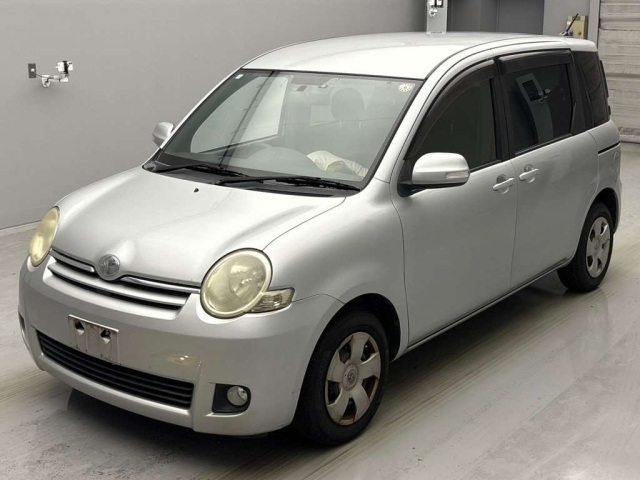 TOYOTA SIENTA 2012