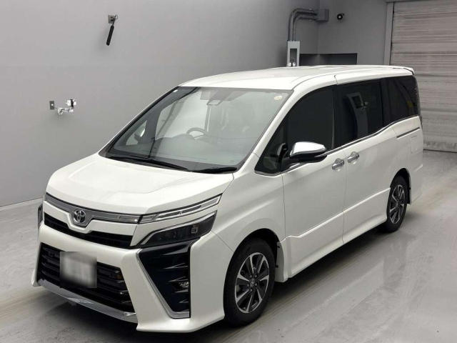TOYOTA VOXY 2021