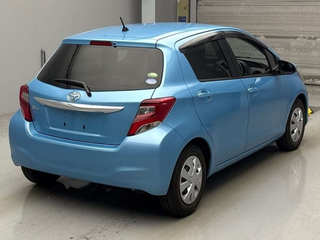 TOYOTA VITZ 2016