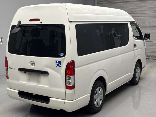 TOYOTA HIACE VAN 2019