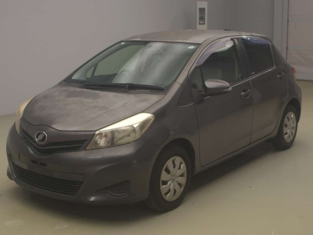 TOYOTA VITZ 2012