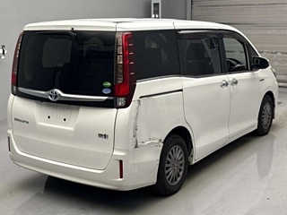 TOYOTA ESQUIRE 2017