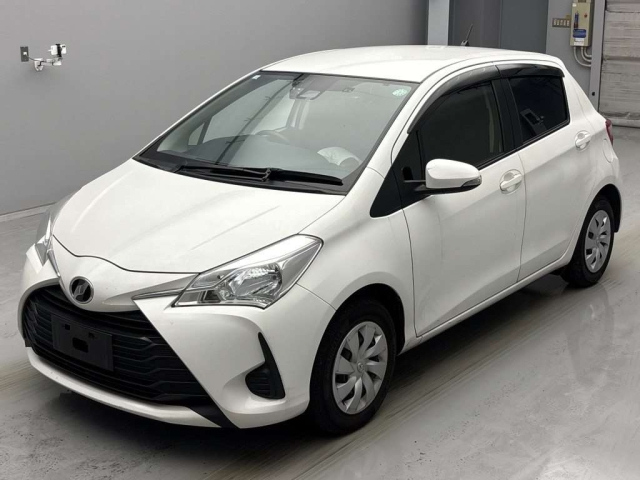 TOYOTA VITZ 2018