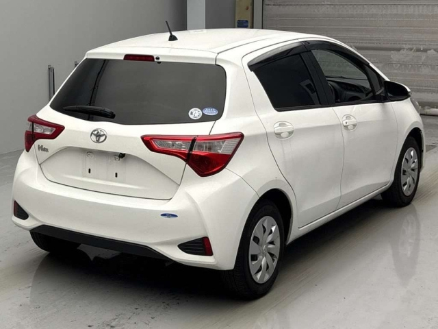 TOYOTA VITZ 2018