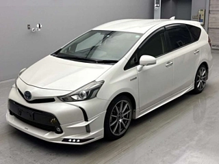 TOYOTA PRIUS ALPHA 2017