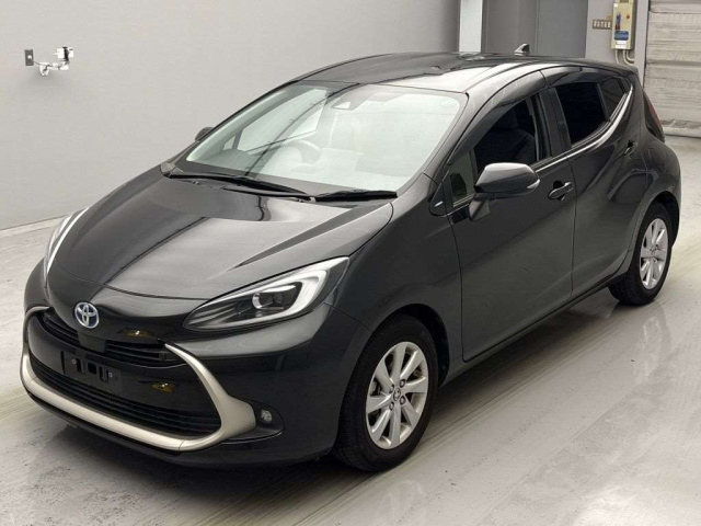 TOYOTA AQUA 2022