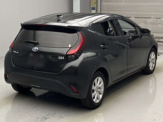 TOYOTA AQUA 2022